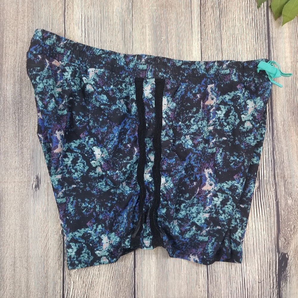 Fabletics Pamela Tidepool Island Runner Shorts - Picture 6 of 10